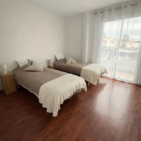 Apartment Cap Marina By L'avenue - Vue Xxl - Jacuzzi - Terrasse Au Bord De L'eau - Plein Sud - 2 - Port Camargue *
